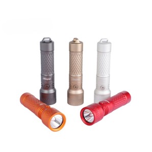 OrcaTorch ORCA7 3000 lm – kompaktowa latarka nurkowa USB-C